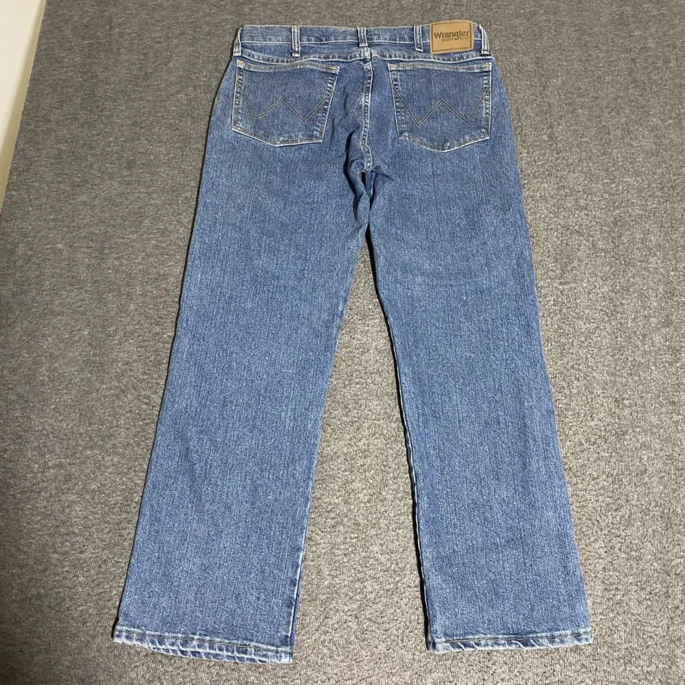 Wrangler Rugged Wear Mens Blue Straight Leg Jeans 34x30 Stretch 31050BI